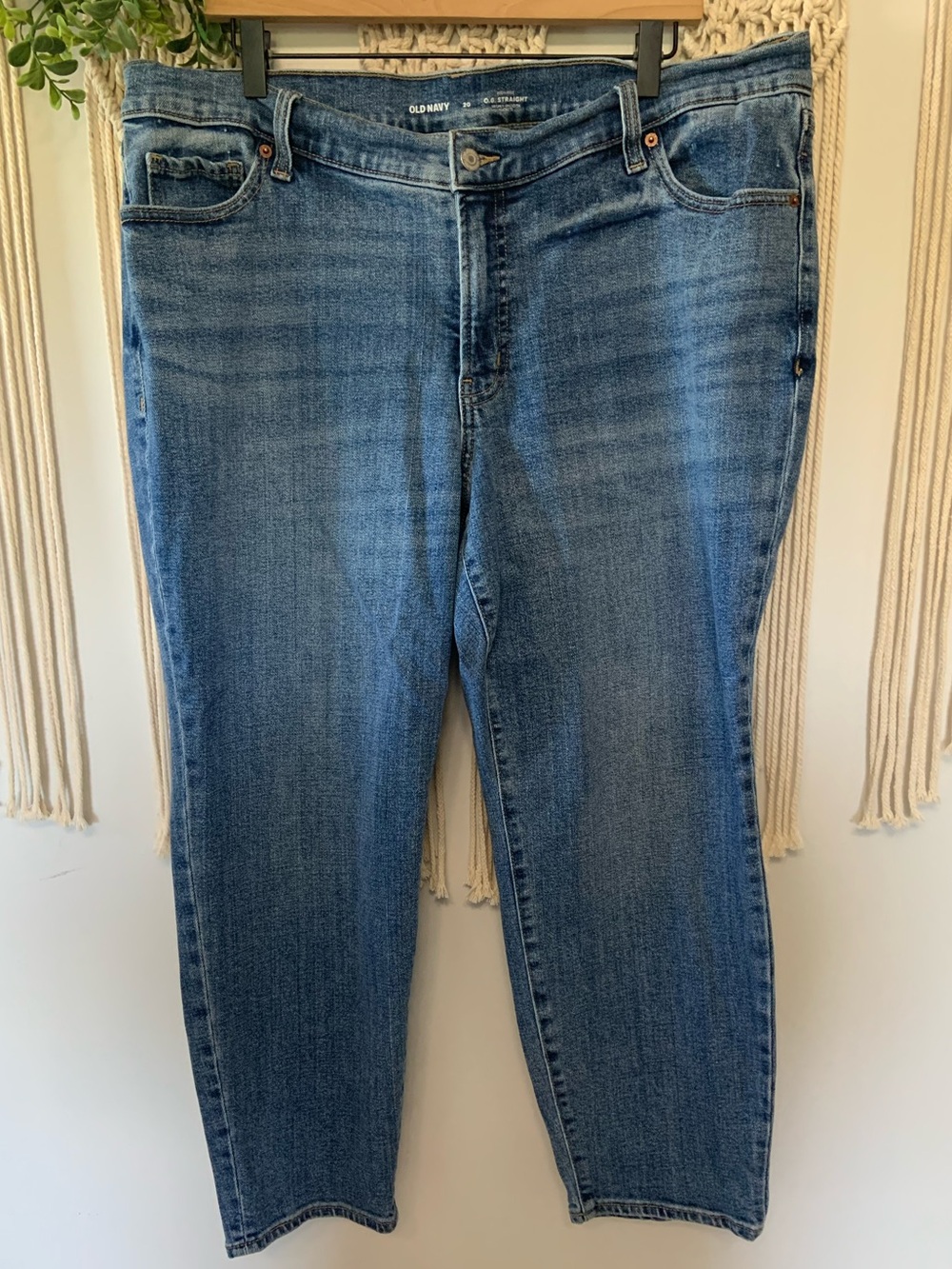 OLD NAVY Women’s High Rise OG Straight Secret Smooth Pockets Medium Wash 20